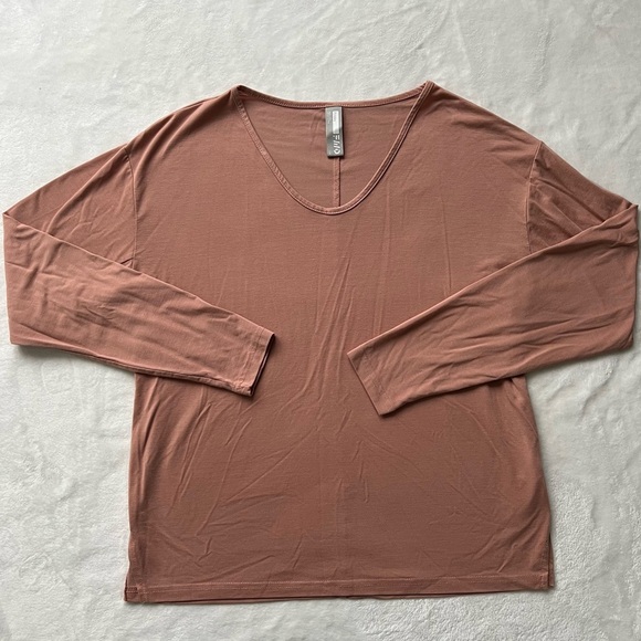 FWD Long Sleeved Tee - Picture 9 of 9